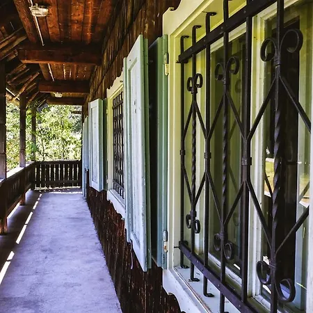 For Big Groups, Nature Is Calling Chalet
