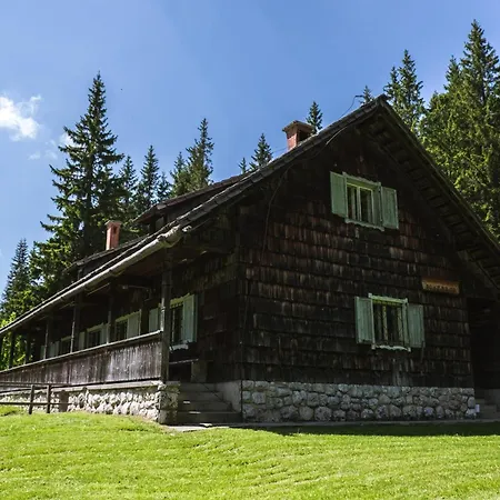 For Big Groups, Nature Is Calling Chalet